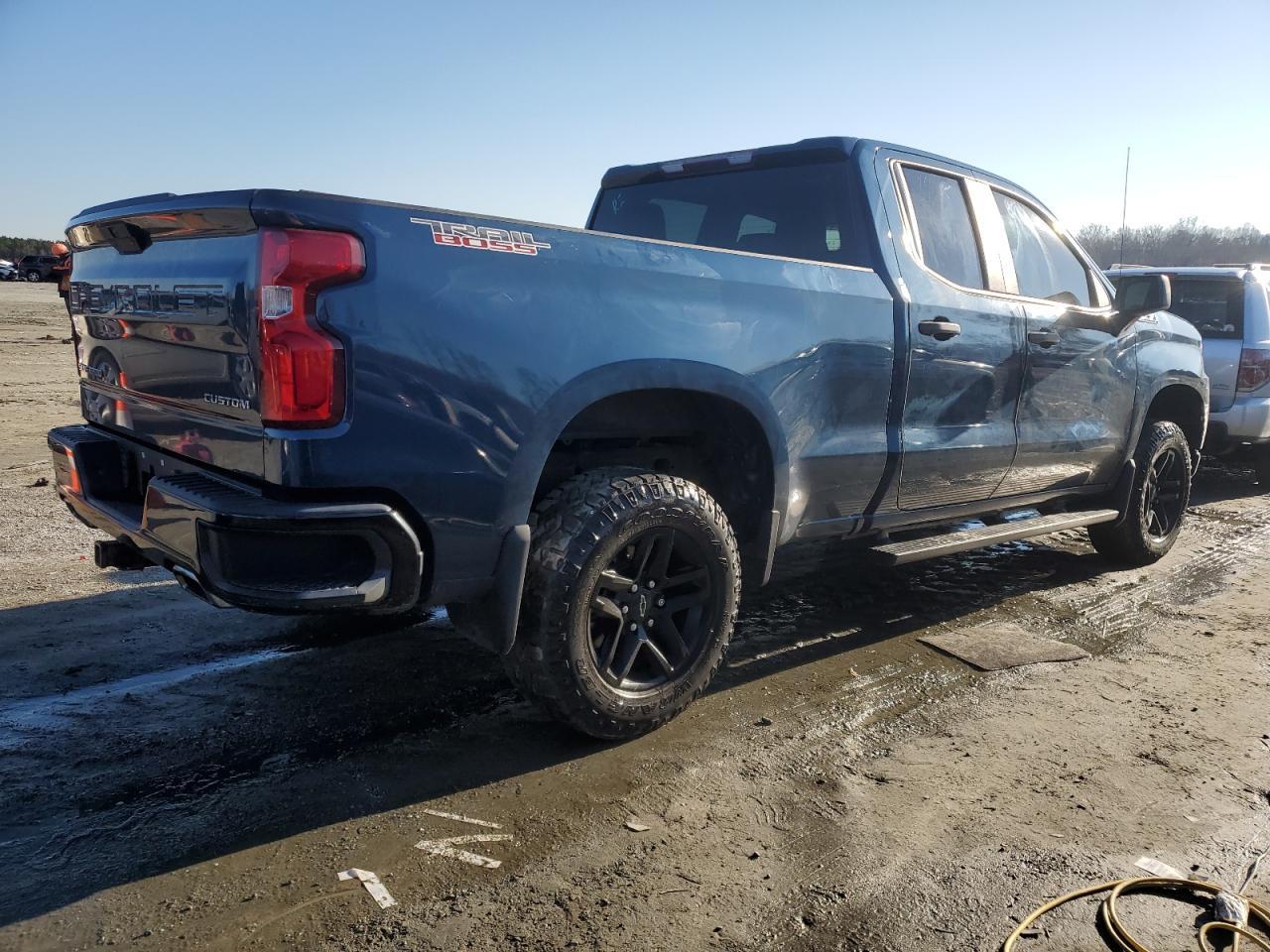 2019 CHEVROLET SILVERADO - Фото 3