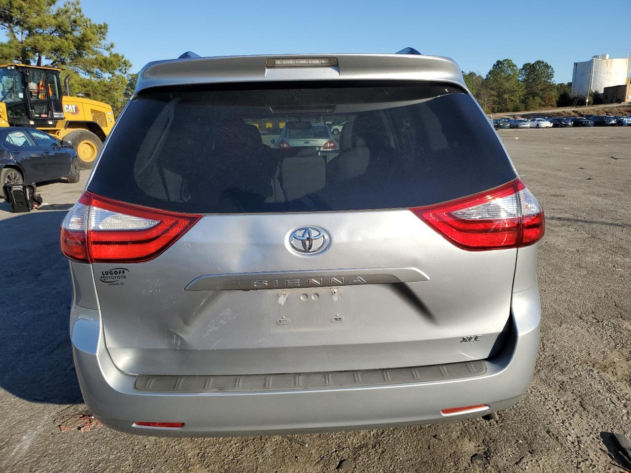 2015 TOYOTA SIENNA XLE - Фото 6
