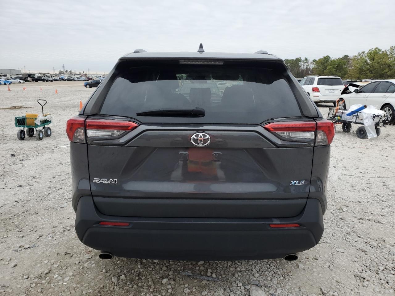 2020 TOYOTA RAV4 XLE - Image 6