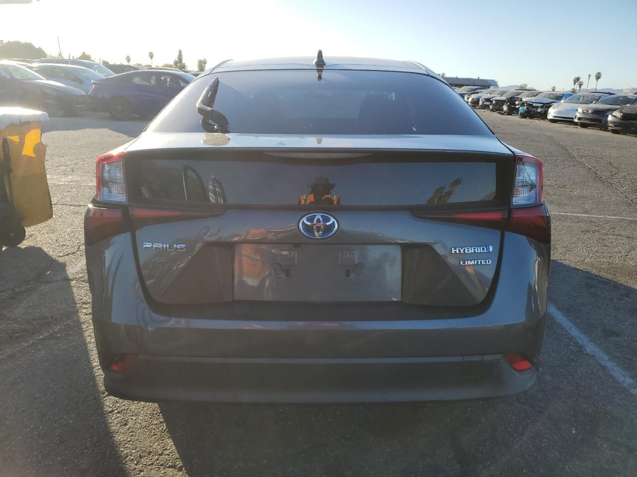 2019 TOYOTA PRIUS - Image 6
