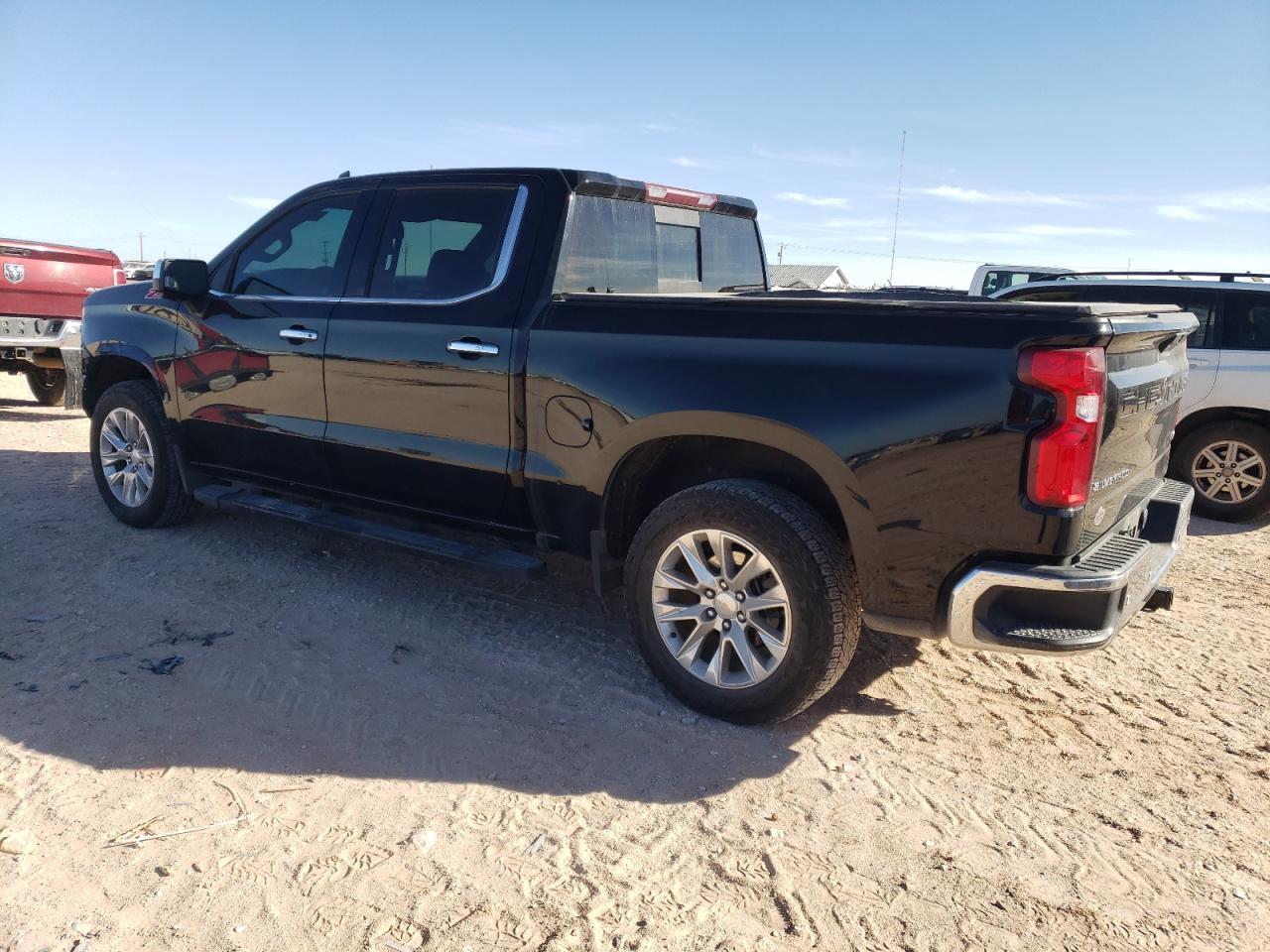 2019 CHEVROLET SILVERADO - Фото 2