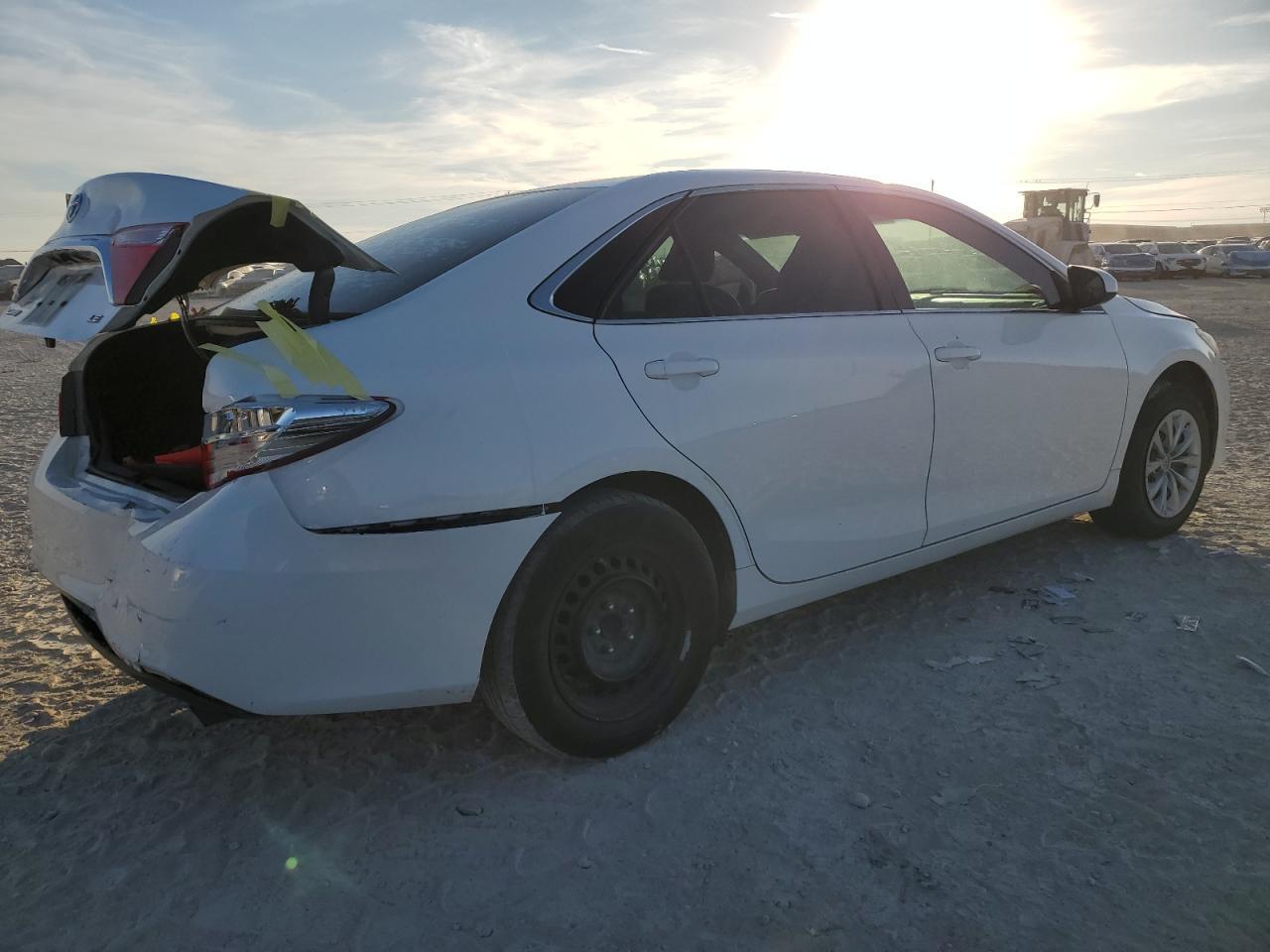 2017 TOYOTA CAMRY LE - Image 3