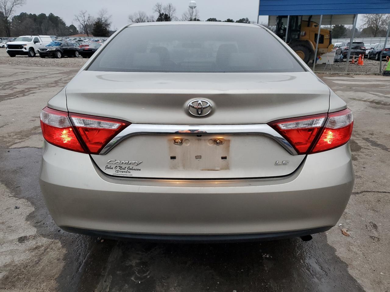 2017 TOYOTA CAMRY LE - Image 6