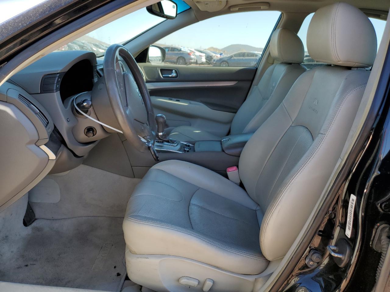 2011 INFINITI G37 - Image 7