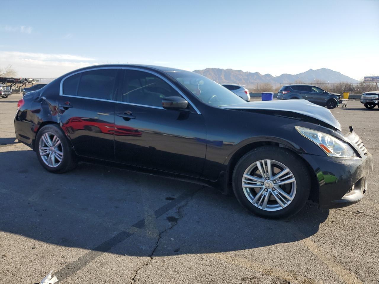 2011 INFINITI G37 - Image 4