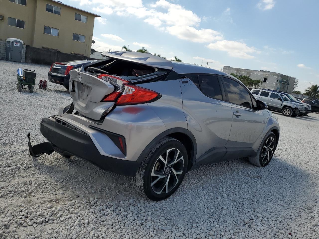2018 TOYOTA C-HR XLE - Image 3