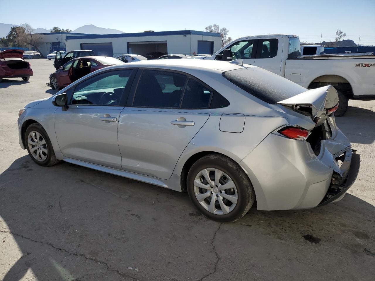 2022 TOYOTA COROLLA LE - Фото 2