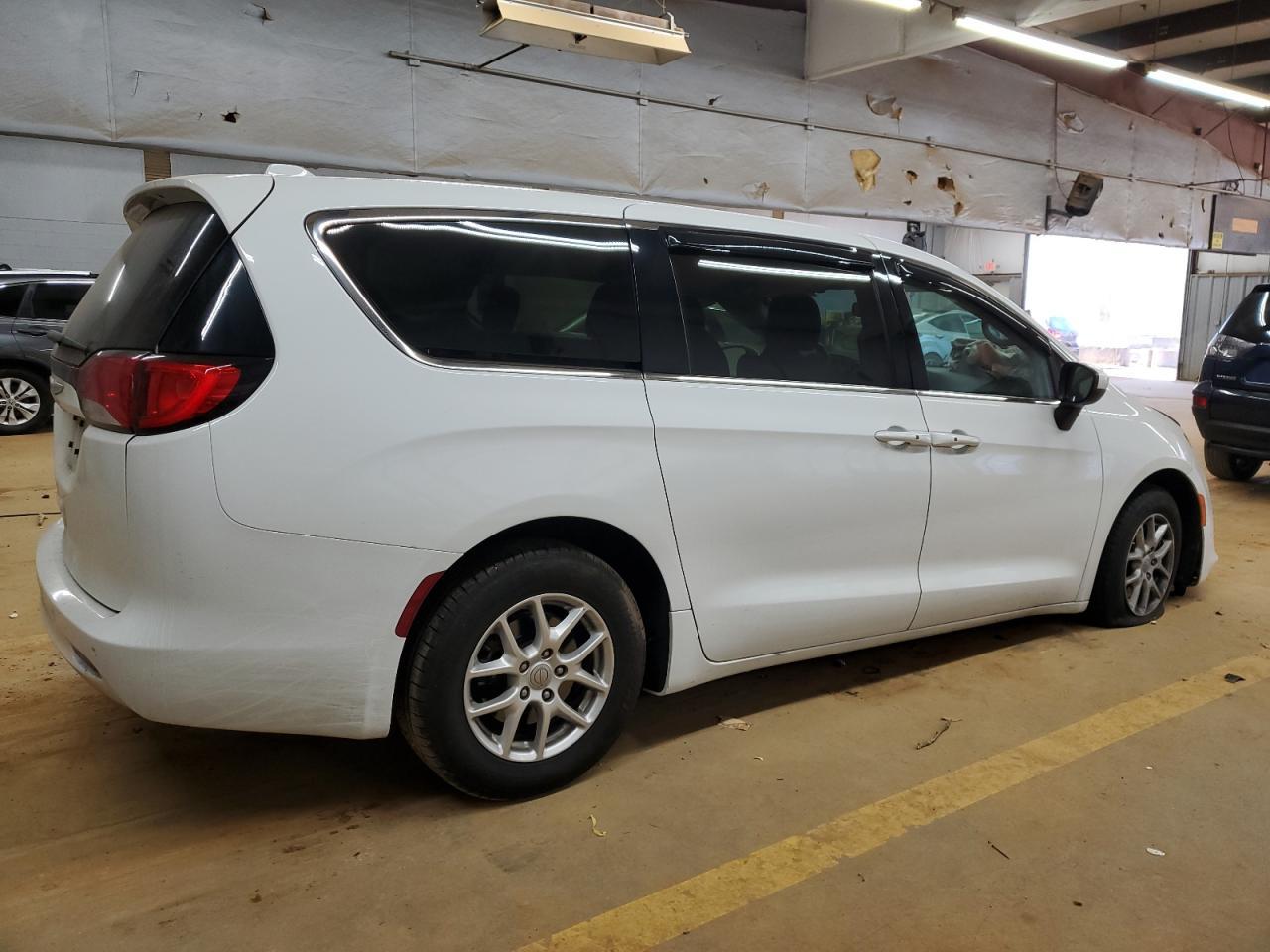 2017 CHRYSLER PACIFICA T - Image 3
