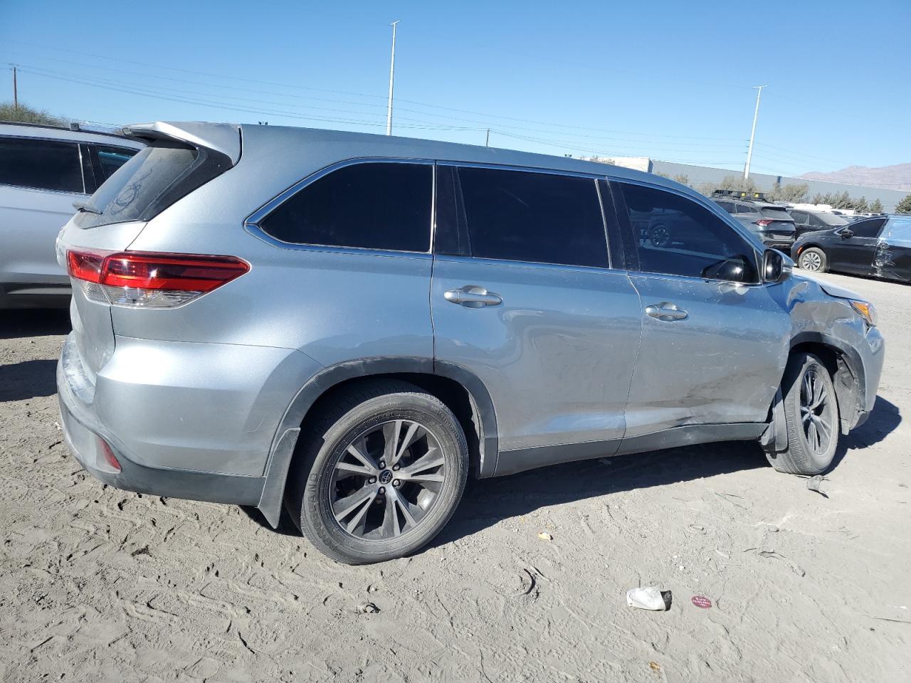 2019 TOYOTA HIGHLANDER - Image 3