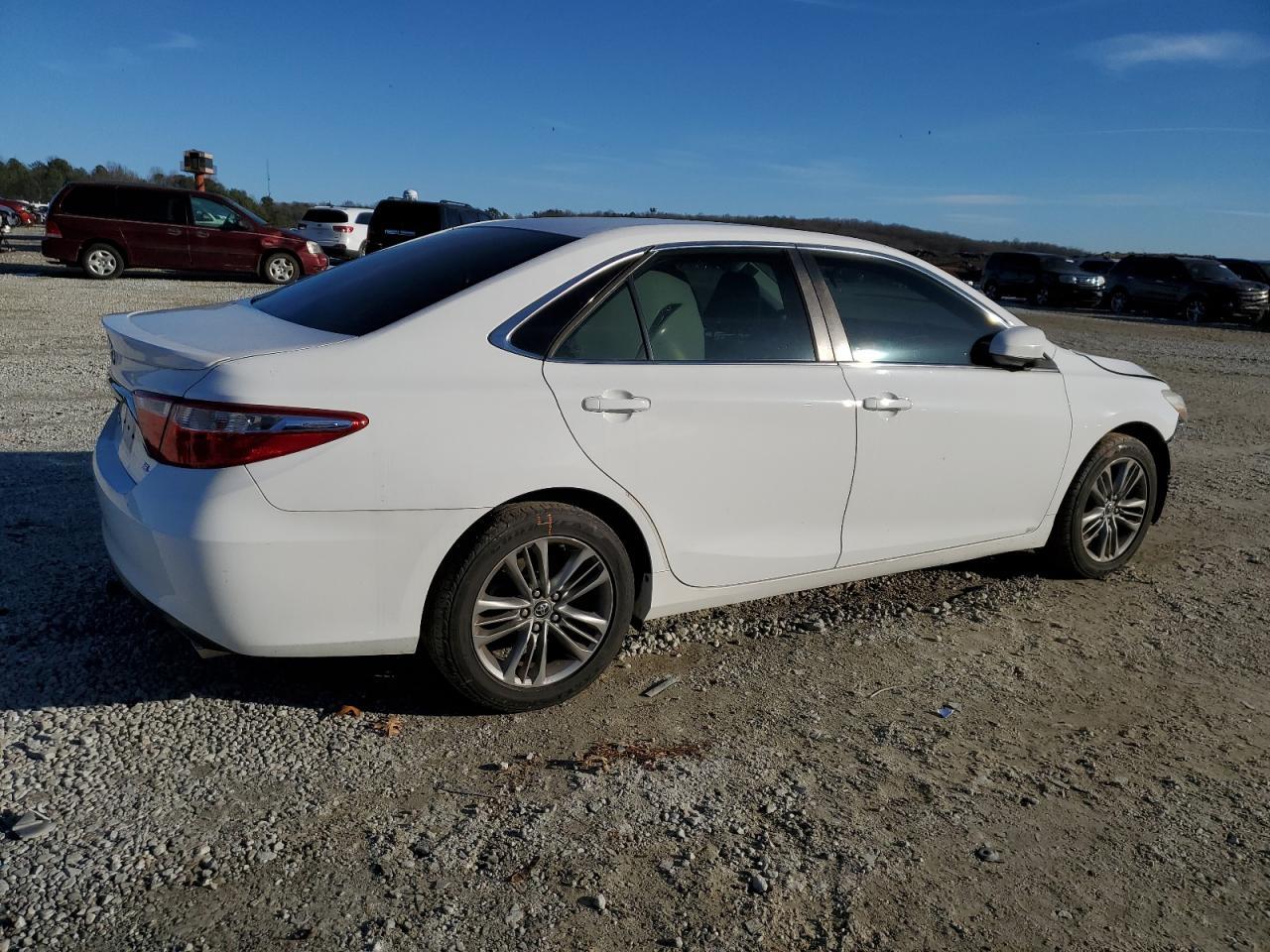 2015 TOYOTA CAMRY LE - Фото 3