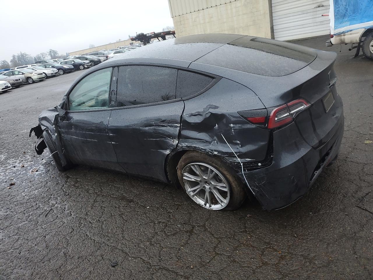 2024 TESLA MODEL Y - Image 2