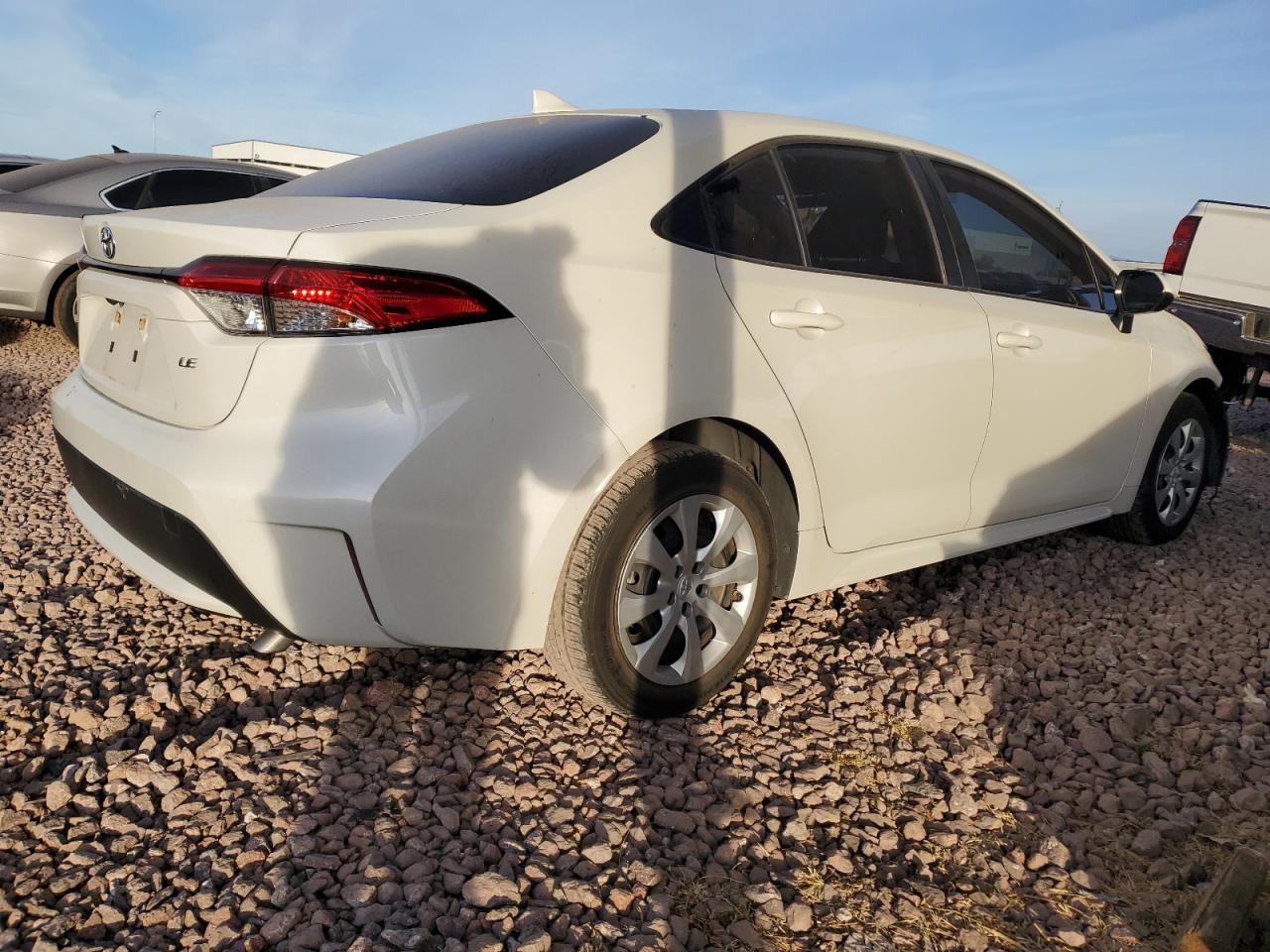 2020 TOYOTA COROLLA LE - Фото 3