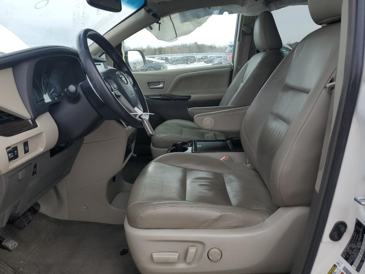2015 TOYOTA SIENNA XLE - Фото 7