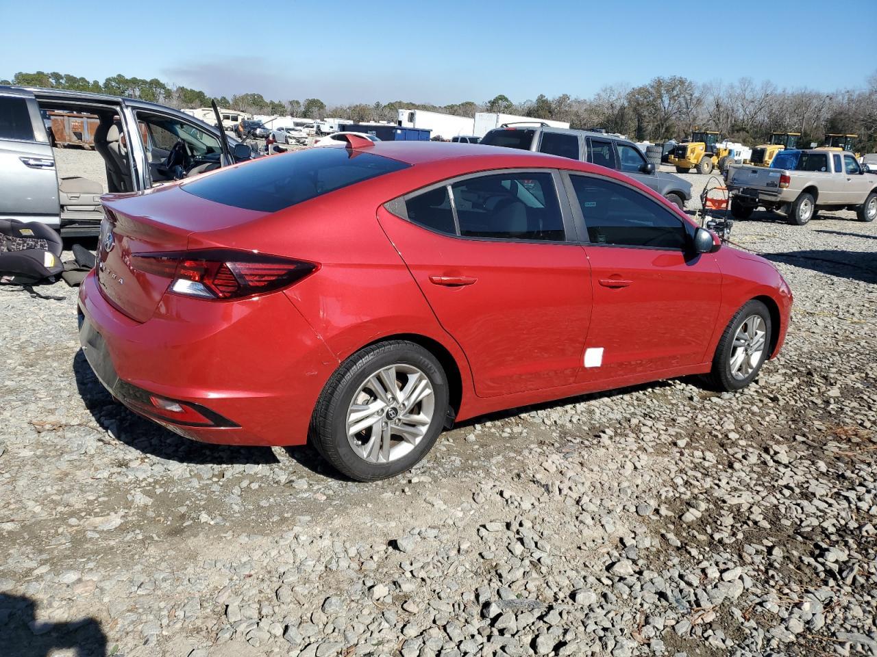 2019 HYUNDAI ELANTRA SE - Фото 3