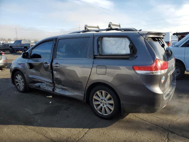 2013 TOYOTA SIENNA XLE - Фото 2