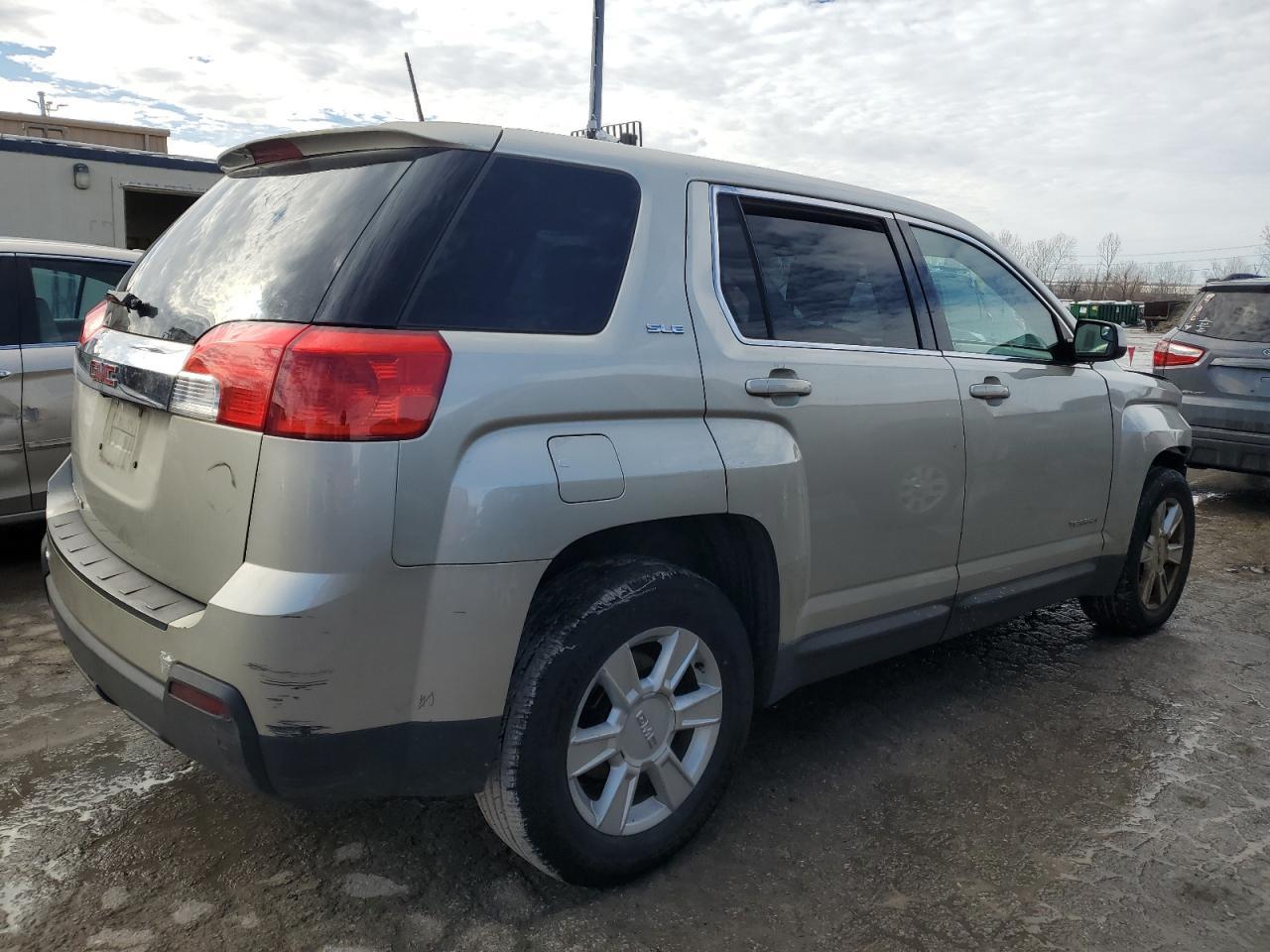 2013 GMC TERRAIN SL - Image 3