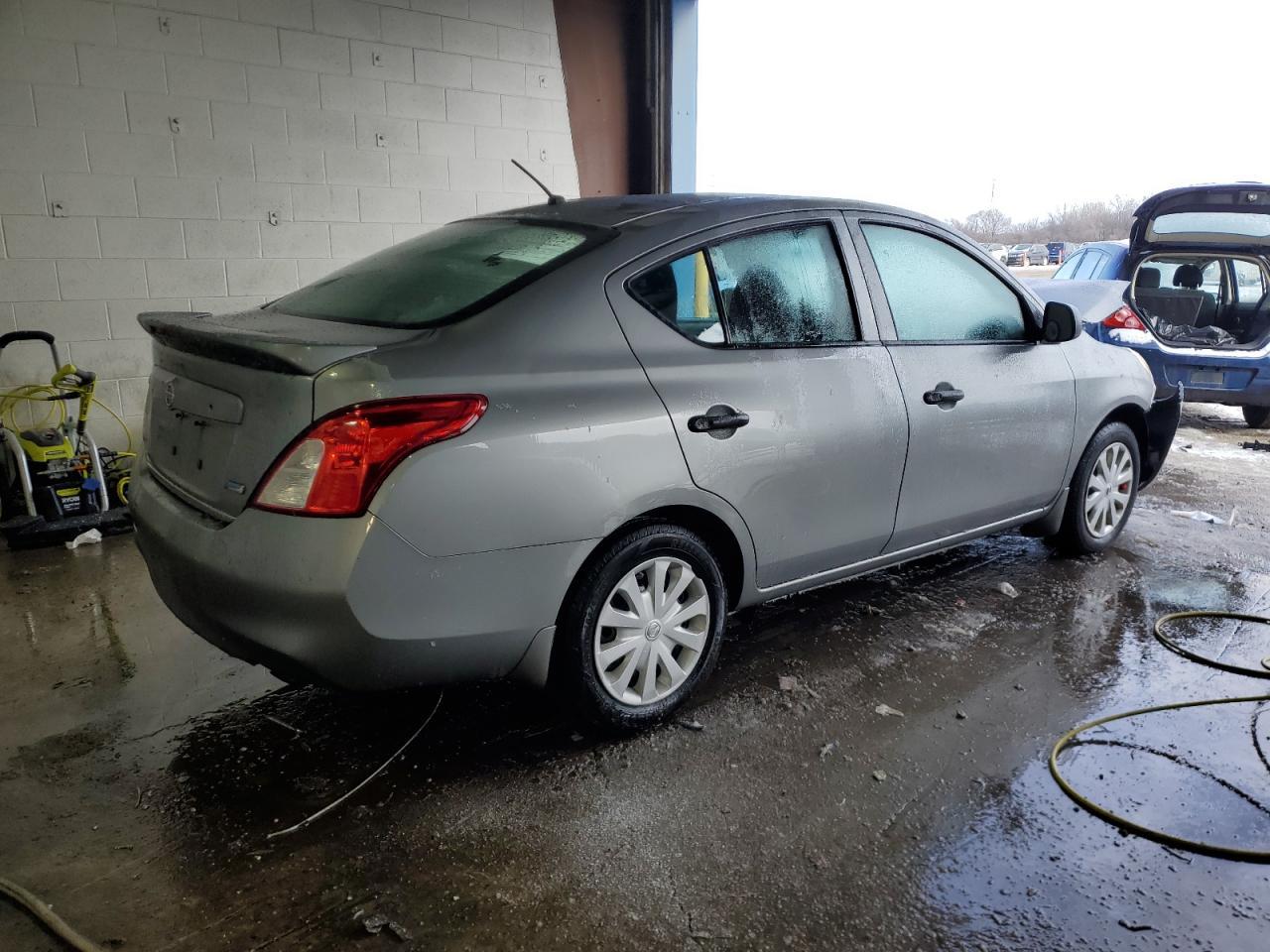 2014 NISSAN VERSA S - Фото 3