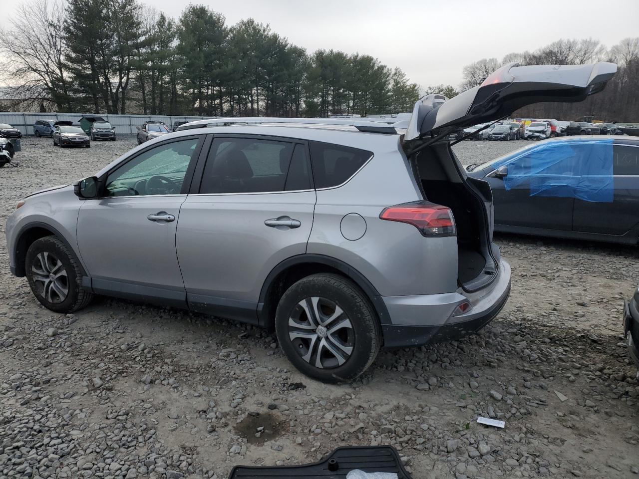 2017 TOYOTA RAV4 LE - Image 2