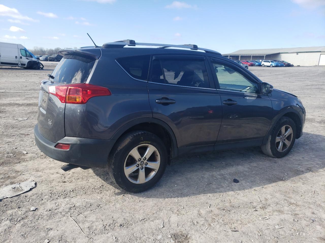 2015 TOYOTA RAV4 XLE - Фото 3