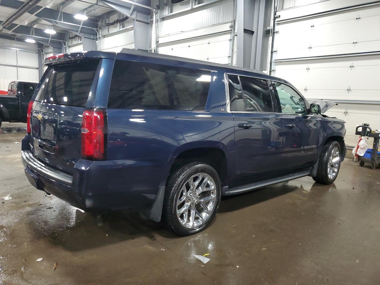 2017 CHEVROLET SUBURBAN K - Image 3