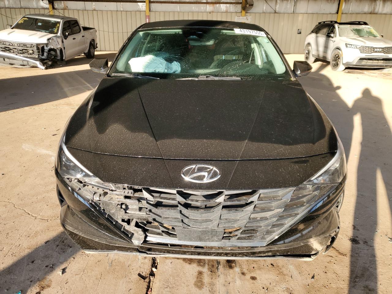 2023 HYUNDAI ELANTRA SE - Image 5