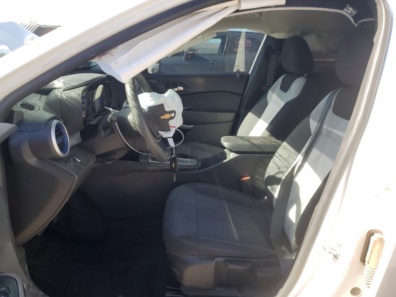 2024 CHEVROLET TRAX LS - Image 7