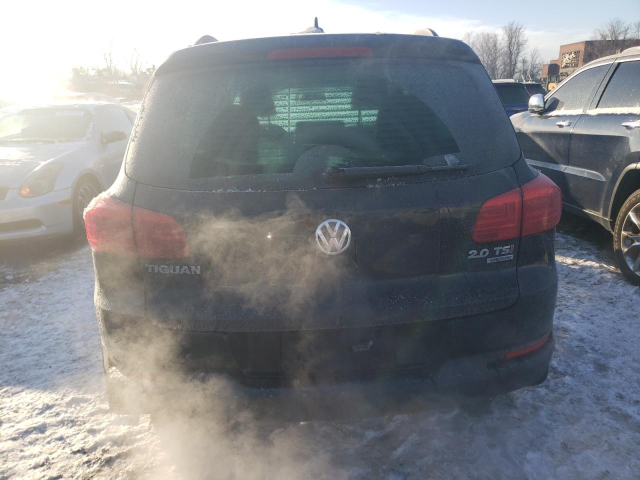 2015 VOLKSWAGEN TIGUAN S - Image 6