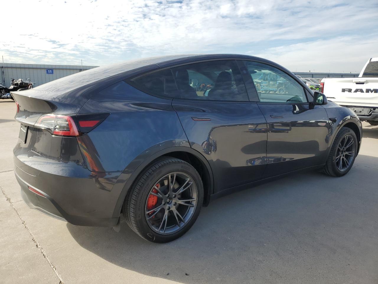 2024 TESLA MODEL Y - Image 3