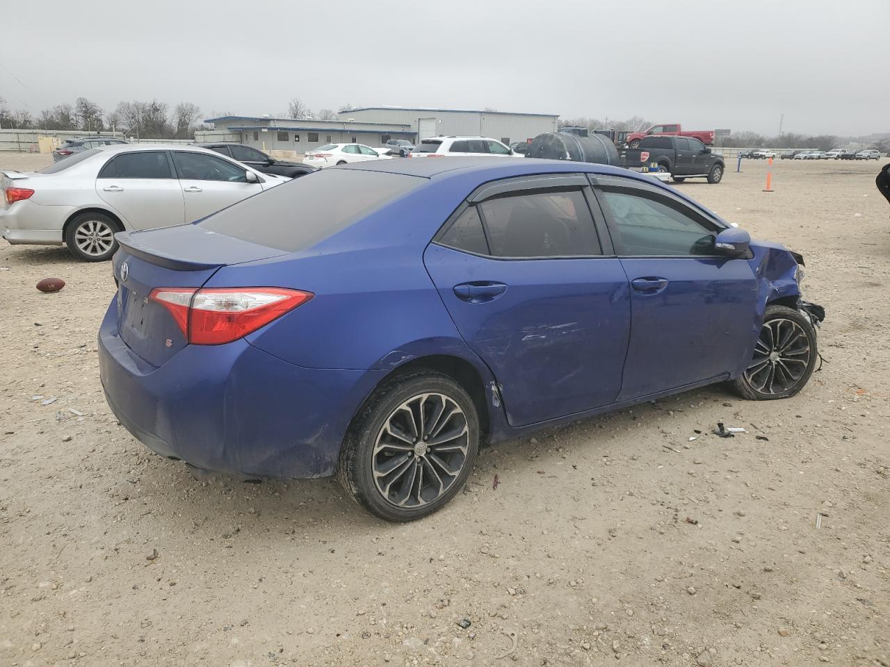 2015 TOYOTA COROLLA L - Фото 3
