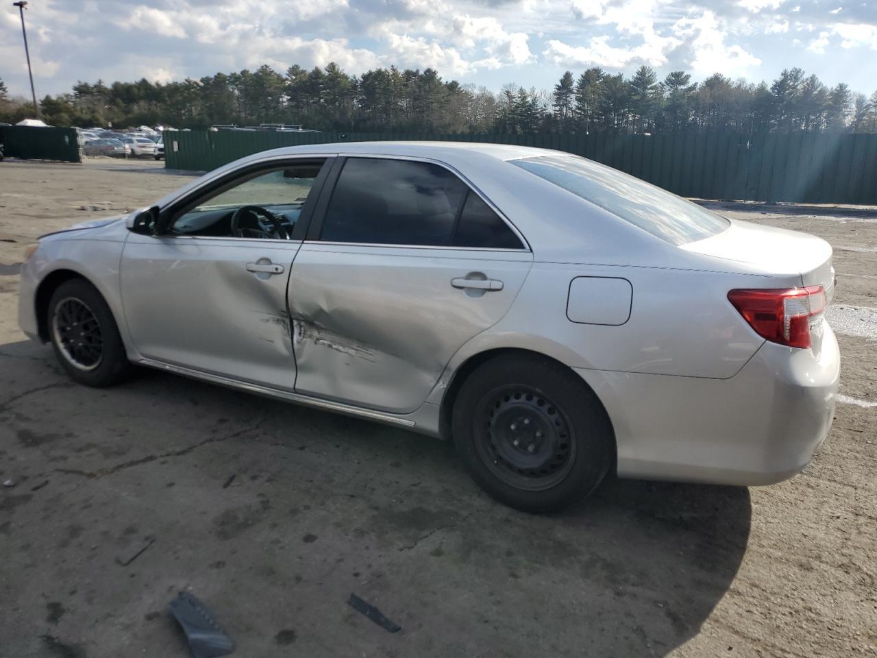 2013 TOYOTA CAMRY L - Фото 2