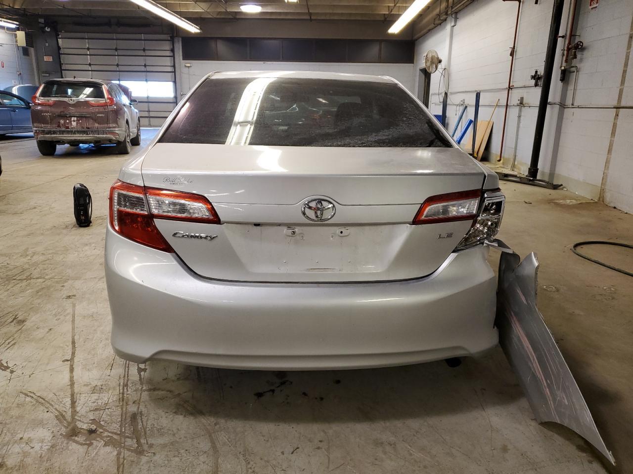 2014 TOYOTA CAMRY L - Image 6