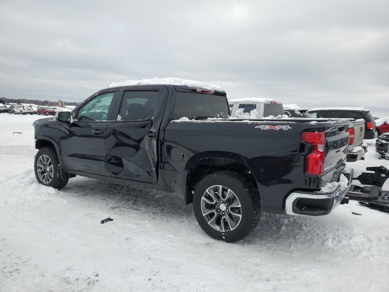 2024 CHEVROLET SILVERADO - Image 2