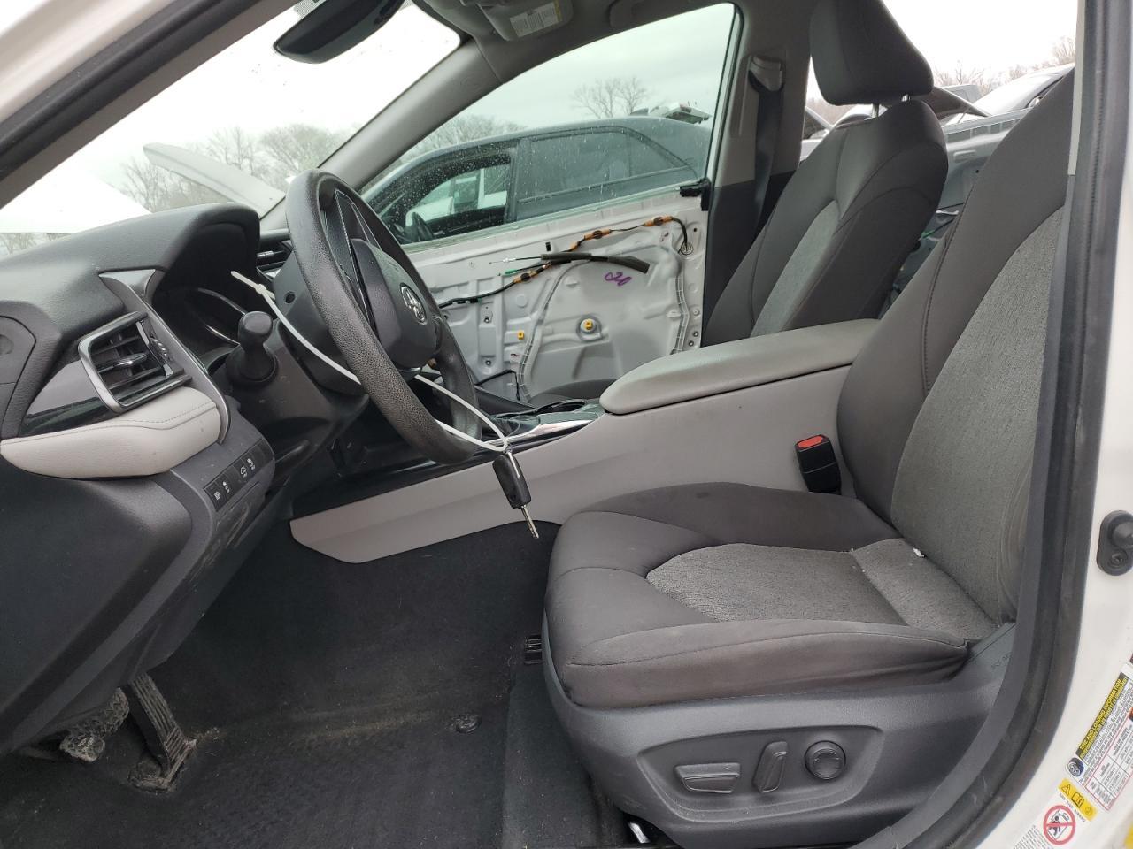 2019 TOYOTA CAMRY L - Фото 7