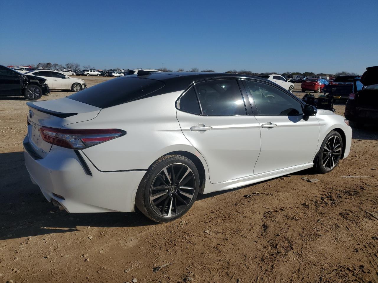 2019 TOYOTA CAMRY XSE - Фото 3