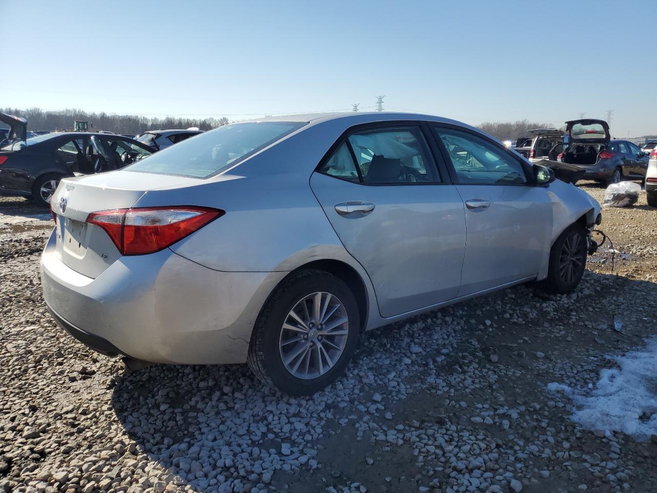 2015 TOYOTA COROLLA L - Фото 3
