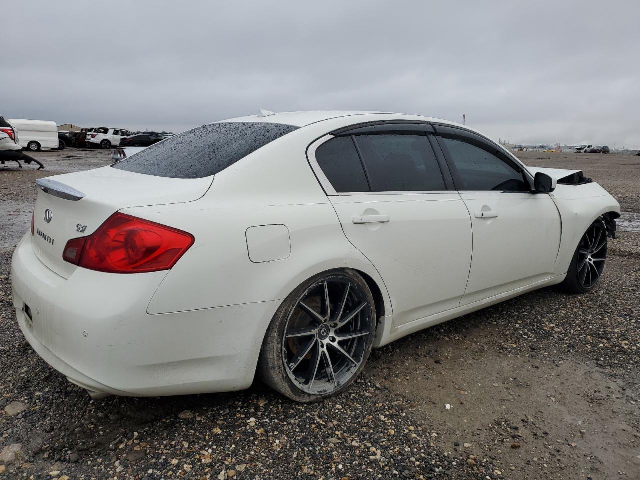 2011 INFINITI G37 BASE - Image 3