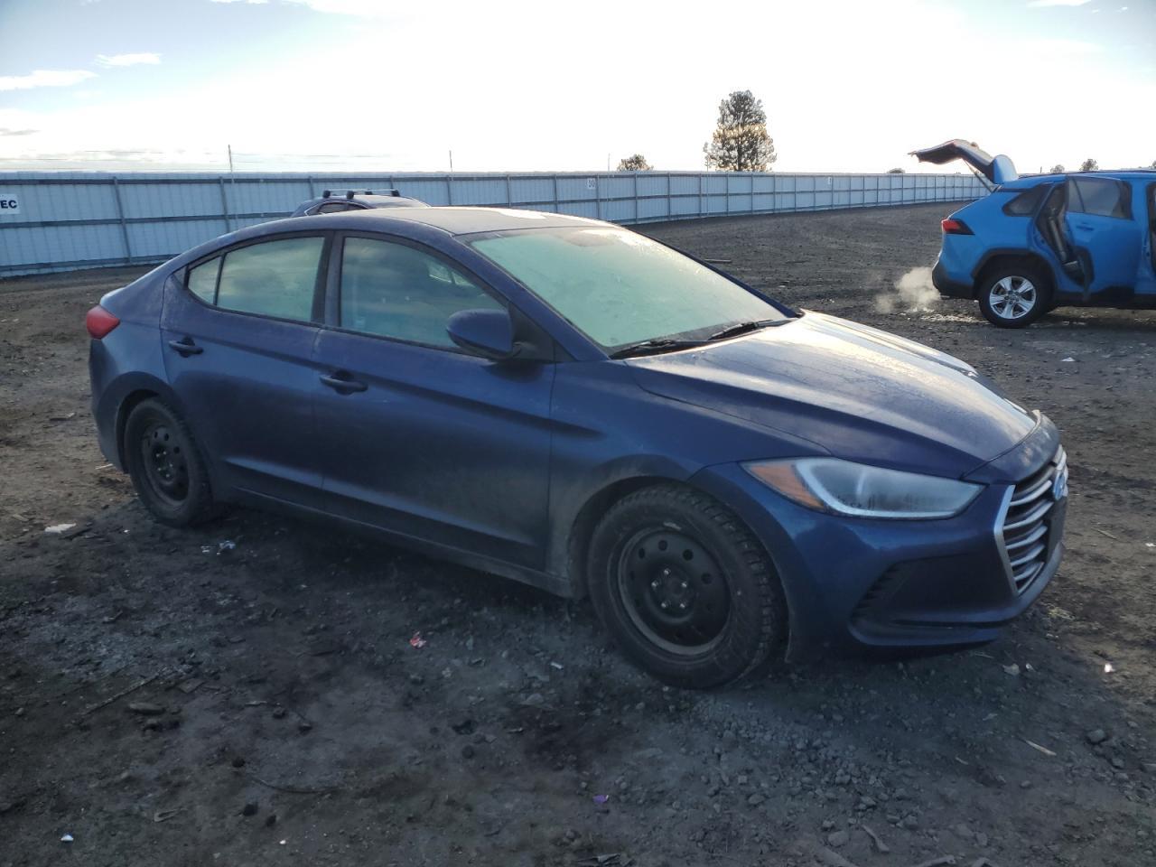2017 HYUNDAI ELANTRA SE - Image 4