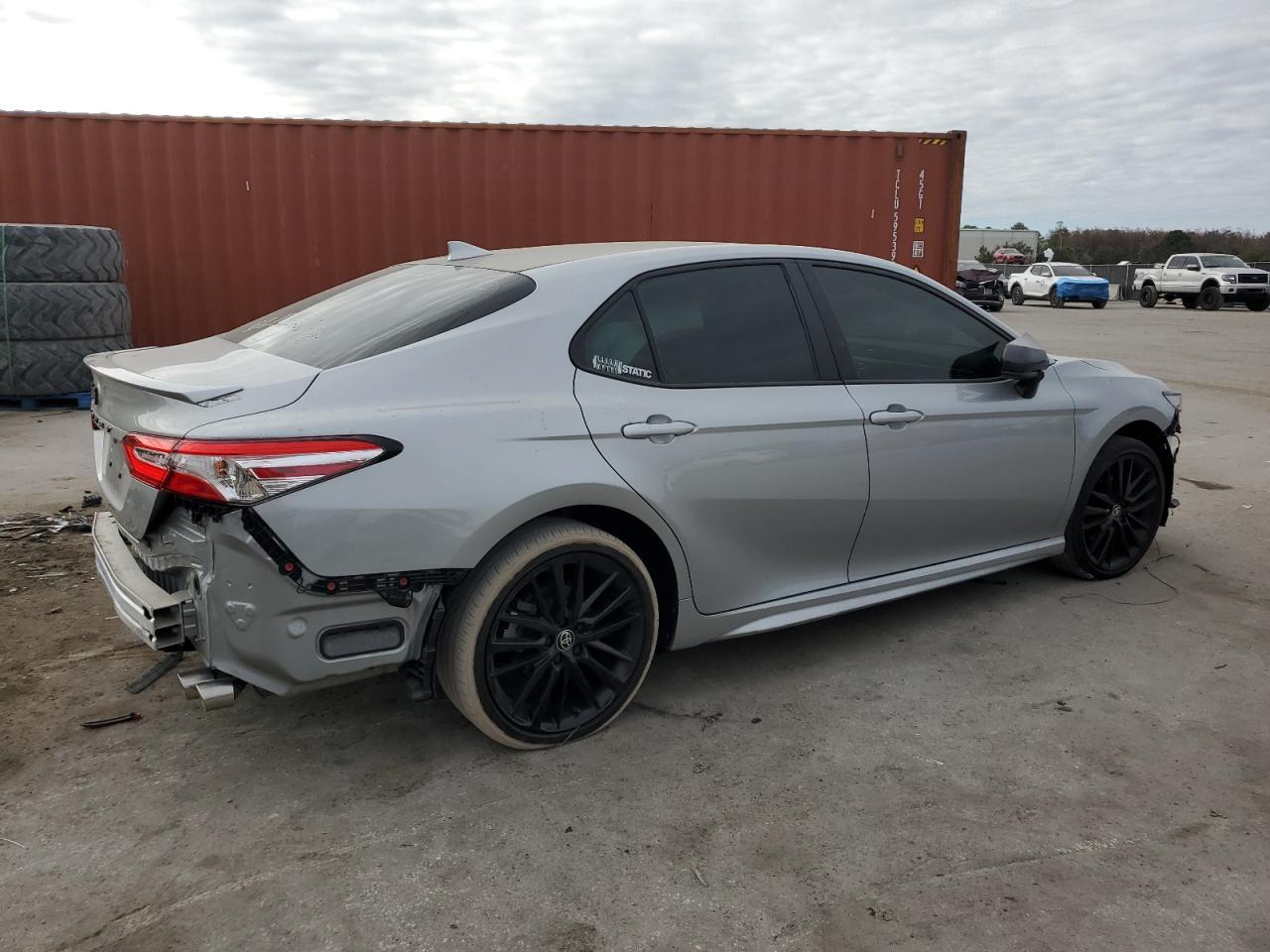 2020 TOYOTA CAMRY SE - Image 3