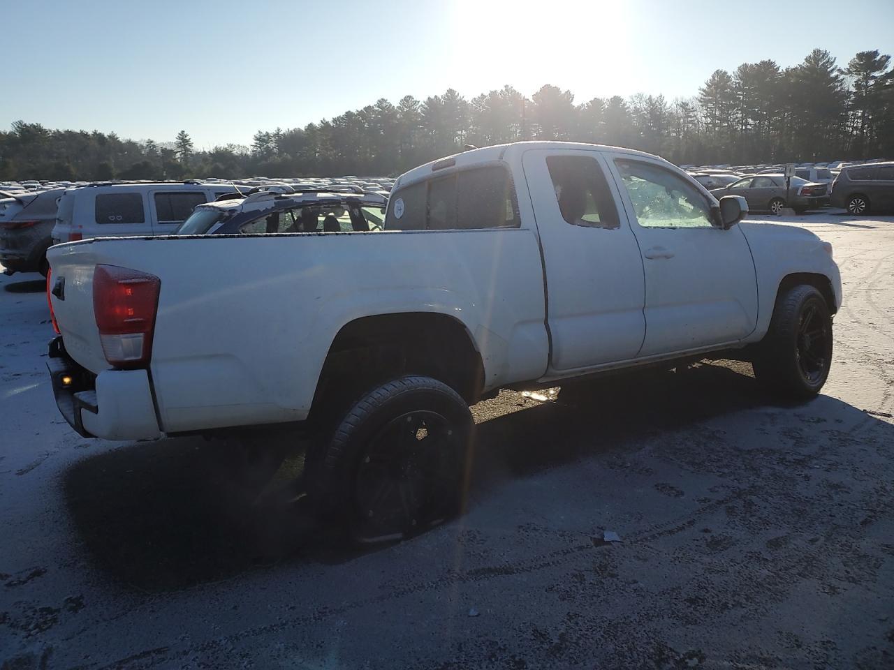2017 TOYOTA TACOMA ACC - Фото 3