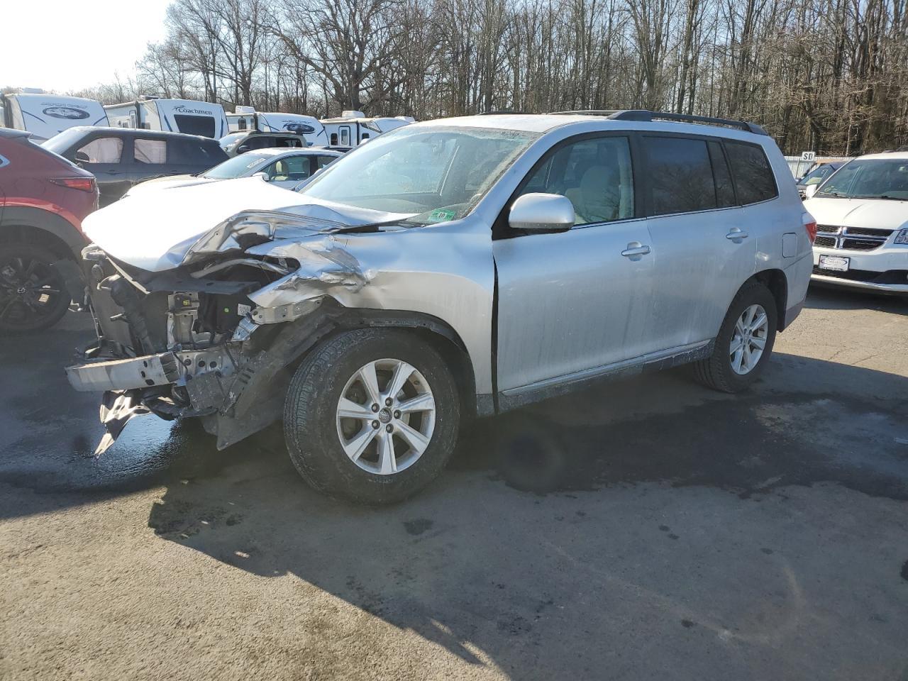 2011 TOYOTA HIGHLANDER