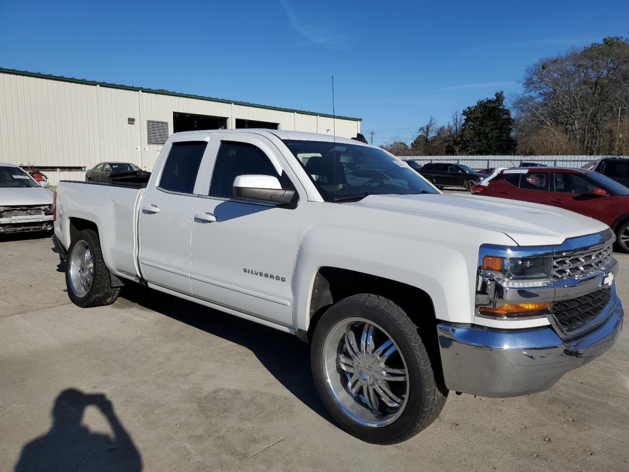 2019 CHEVROLET SILVERADO - Image 4