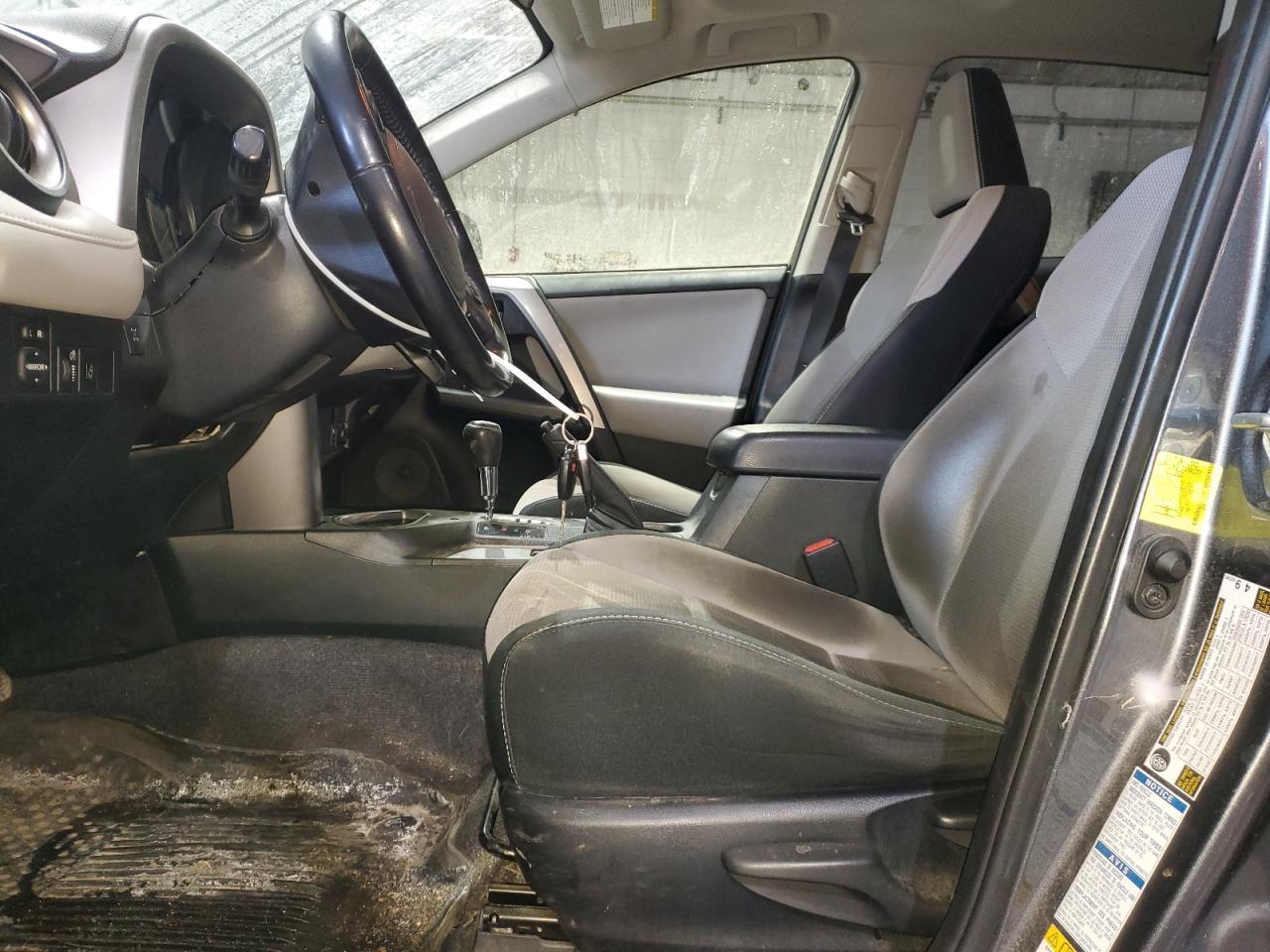 2017 TOYOTA RAV4 XLE - Image 7
