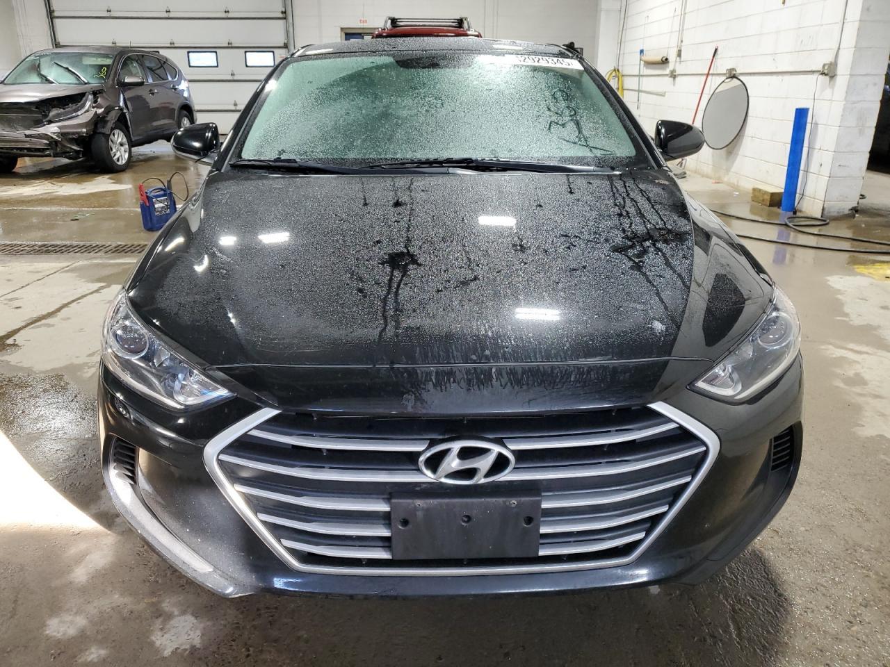 2018 HYUNDAI ELANTRA SE - Image 5