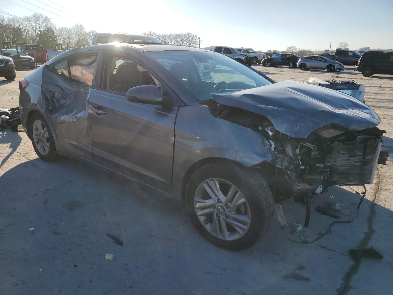 2019 HYUNDAI ELANTRA SE - Фото 4