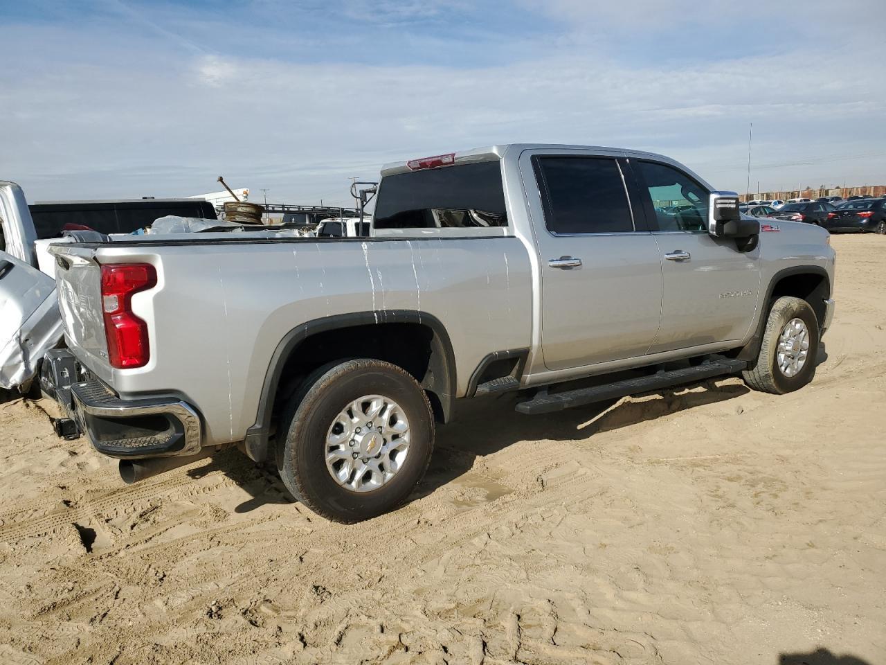 2023 CHEVROLET SILVERADO - Фото 3