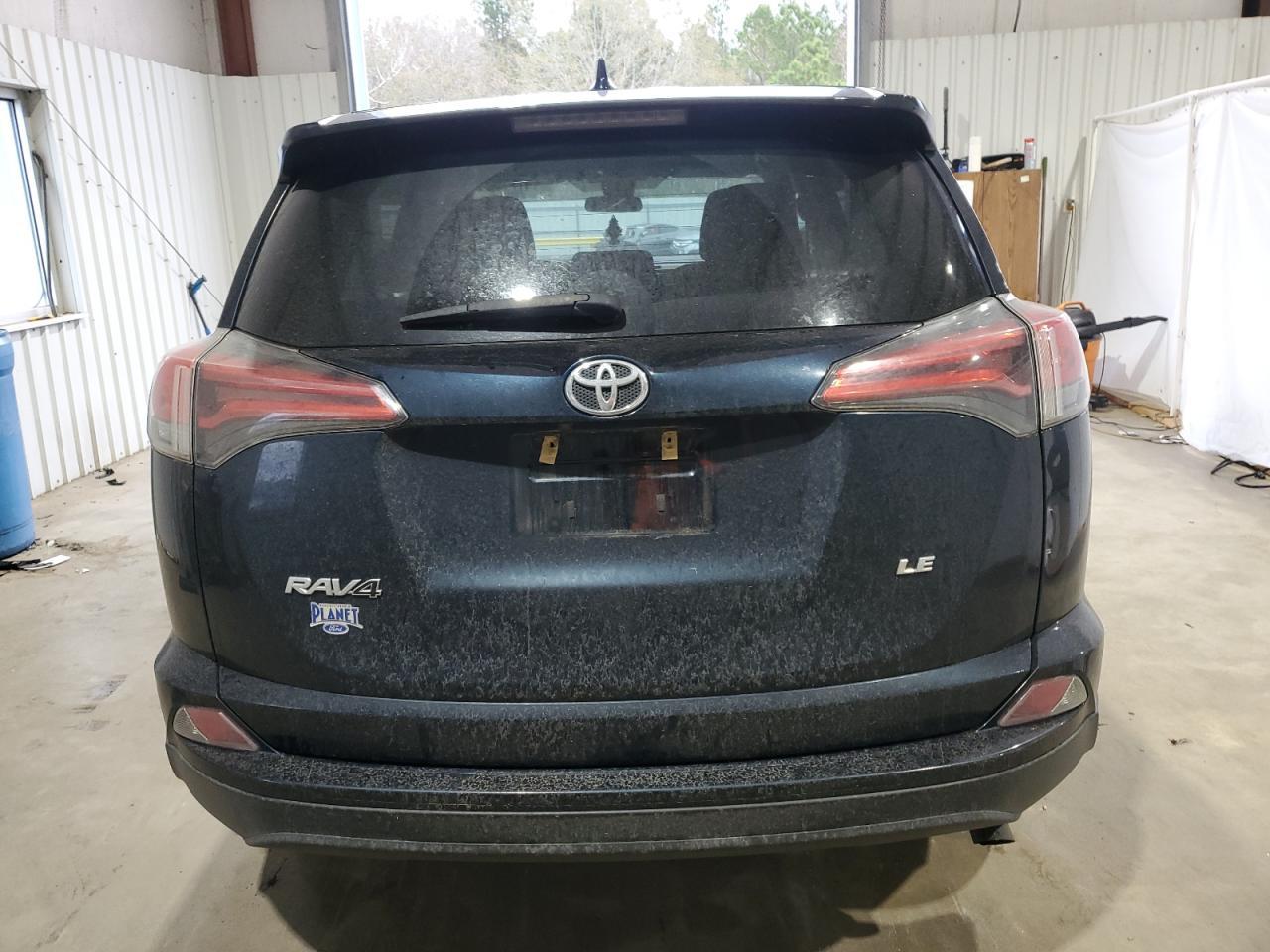 2018 TOYOTA RAV4 LE - Фото 6