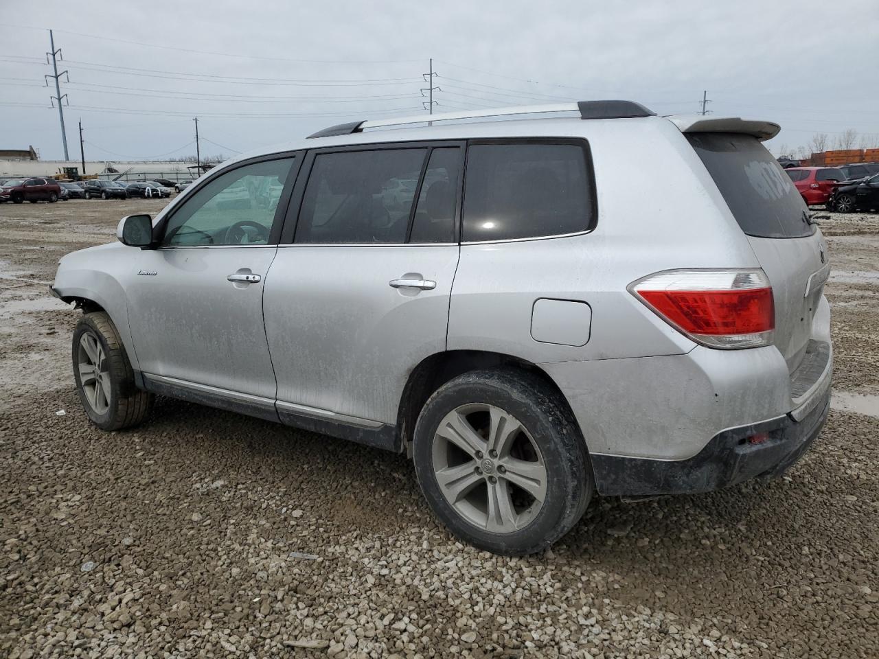 2011 TOYOTA HIGHLANDER - Image 2