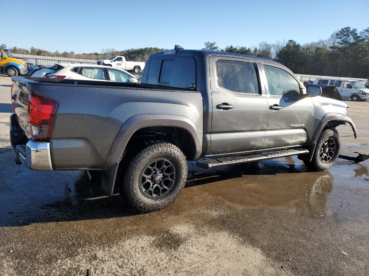 2019 TOYOTA TACOMA DOU - Фото 3