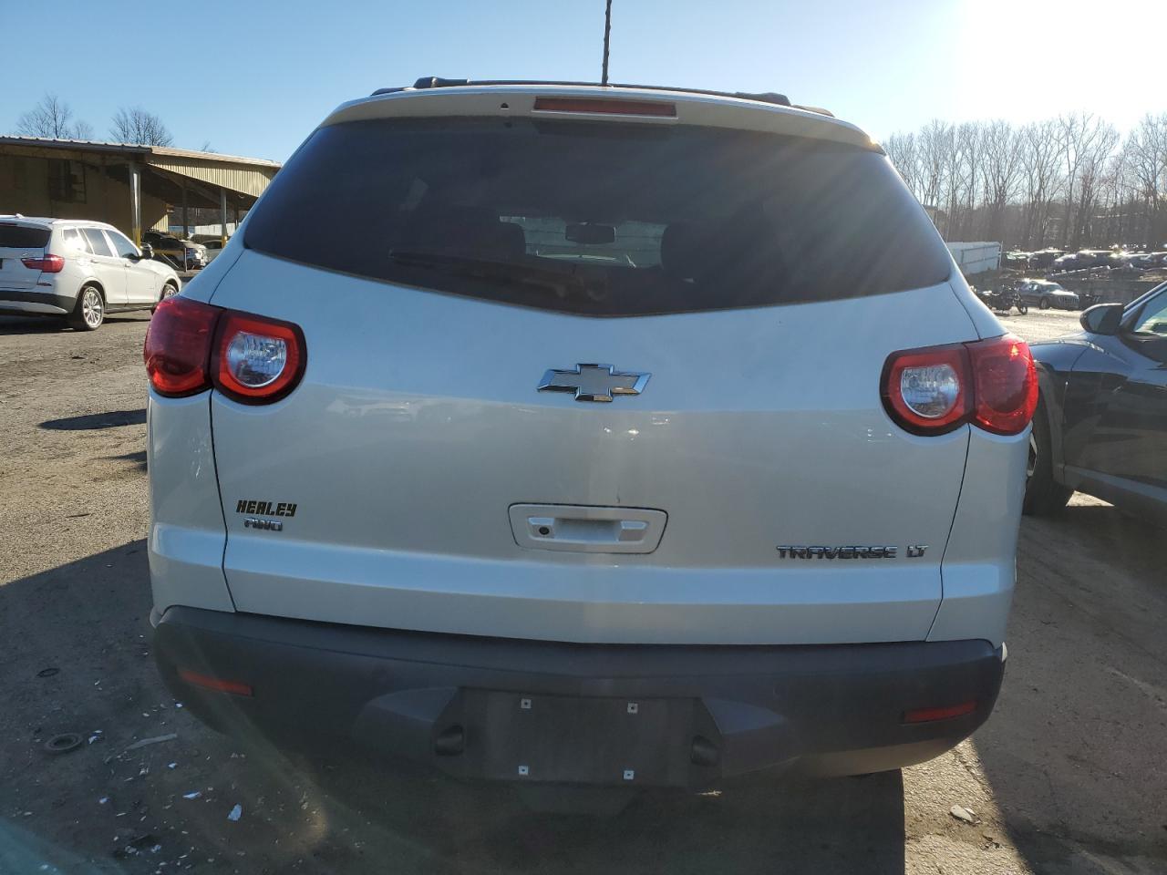 2011 CHEVROLET TRAVERSE L - Фото 6