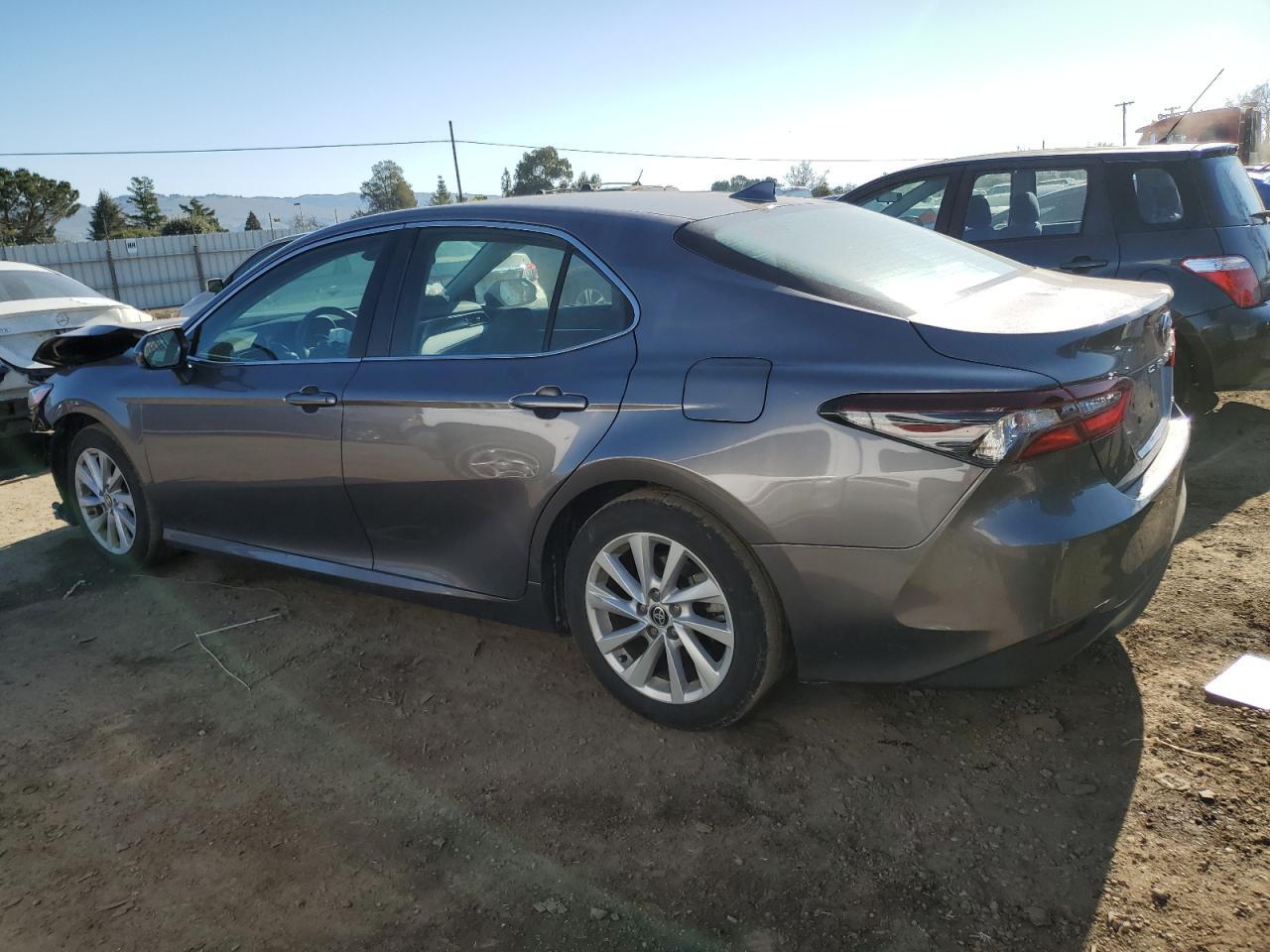 2023 TOYOTA CAMRY LE - Фото 2